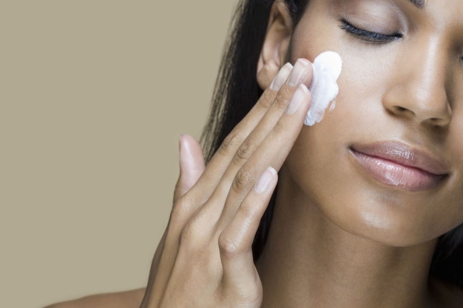 Maquillaje de día y de noche para piel morena