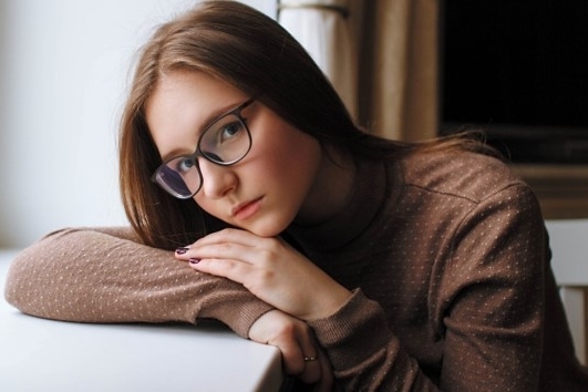 como-usar-maquillaje-con-gafas.-consejos-para-lucir-radiante