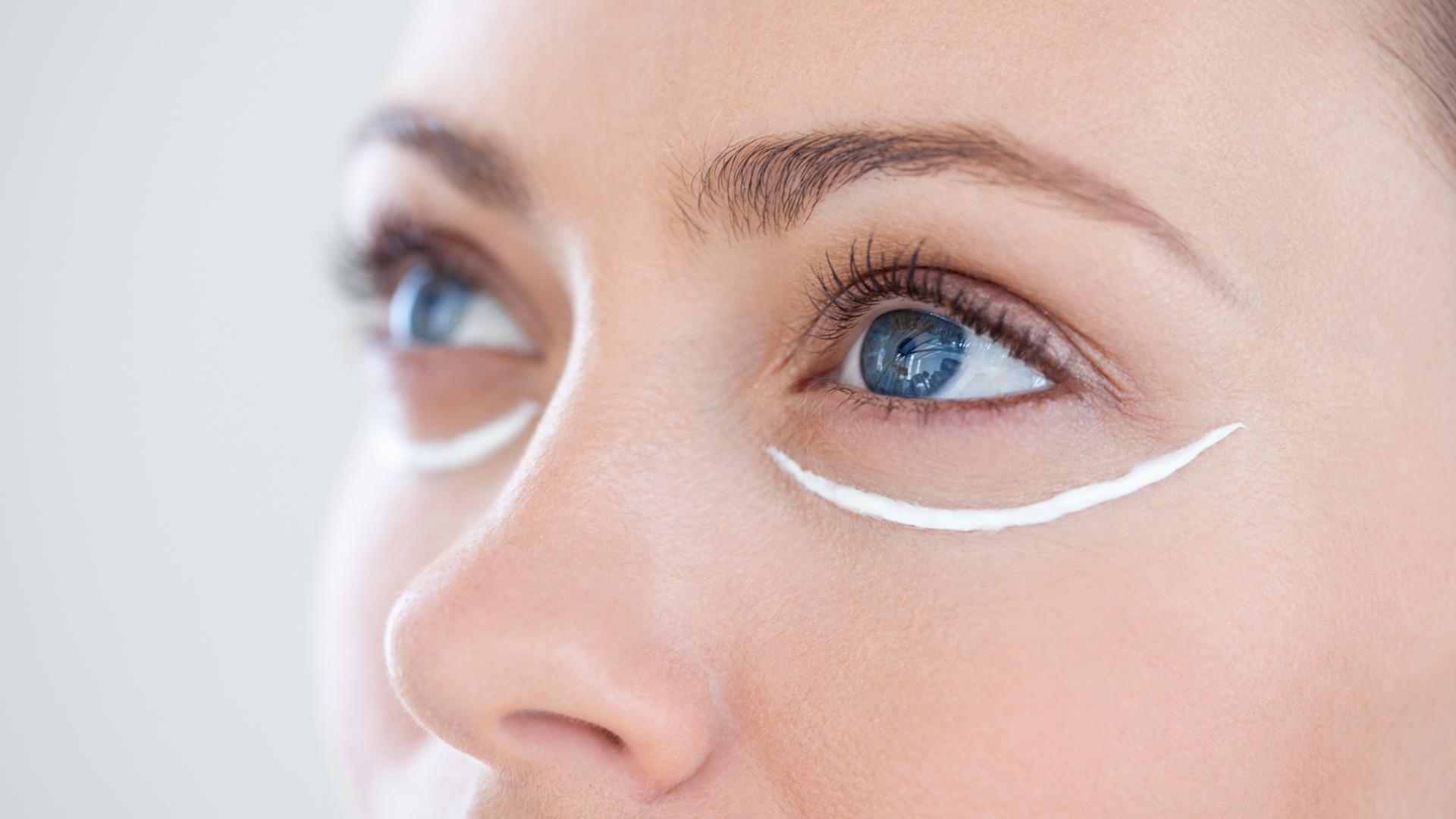 La importancia del contorno de ojos: Beneficios y propiedades