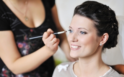 ¿Qué hace un maquillador profesional? Funciones básicas