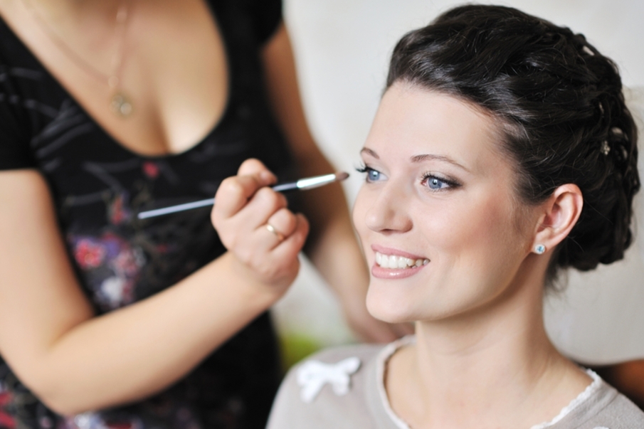 ¿Qué estudiar para ser maquilladora profesional?